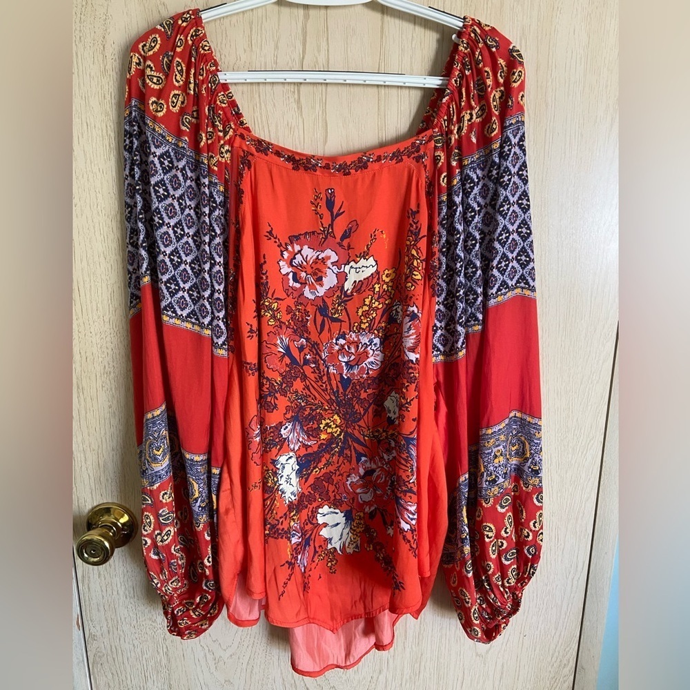 FREE PEOPLE Positano Printed Blouse in Red Orange Floral Sz Large - Picture 3 of 12